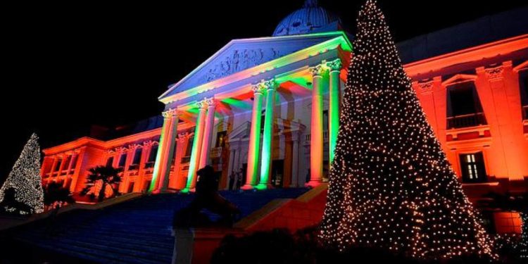Palacio Nacional encenderá árbol de Navidad este martes