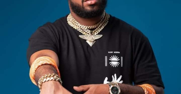 Policía Nacional suspende a agente por cantar música urbana