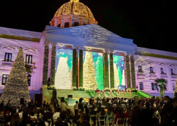 Palacio Nacional enciende su árbol de Navidad