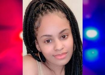 Acusan dominicana de doble homicidio por muerte de hijo y sobrino en accidente de tránsito