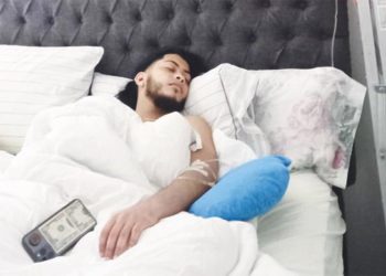 La hookah le quemó el estómago