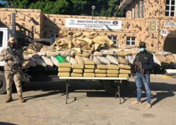 Autoridades decomisan 190 libras de marihuana en un camión en Dajabón