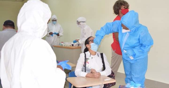 UASD y Salud Pública inician operativo gratis de pruebas para detectar el Covid-19