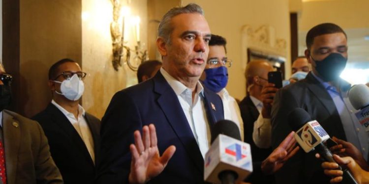 Presidente Abinader destina RD$1,500 millones para abastecimiento de medicamentos contra Influenza, gripe y Omicron