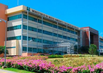 Medio Ambiente se querella contra coronel PN por extraer material de una mina de forma ilegal