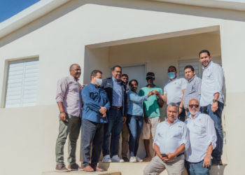 MIVED entrega 16 nuevos hogares a familias en situación vulnerable en el sur del país