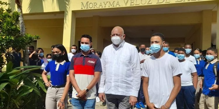 Director Distrital de Yamasá asegura ministro Fulcar ha llevado con éxito la educación del país