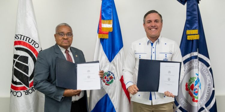 ITSC Y Autoridad Portuaria firman acuerdo de colaboración para pasantías y formación académica.