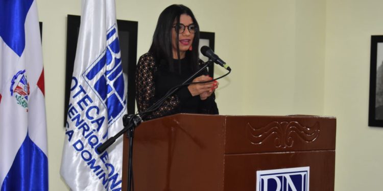 Keila González exhorta producir obras literarias con sentido de originalidad