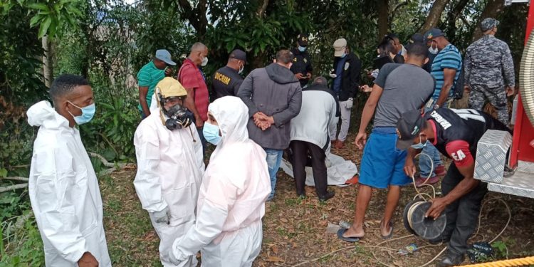 Encuentran cadáver atado de manos y cuello en tramo carretero Loma de Cabrera- Restauración