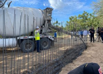 Presidente Abinader afirma RD no cargará con Haití