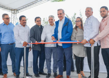 Presidente Abinader inaugura carretera Sabana Iglesia-Jánico