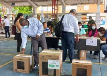 Conteo de votos en Colombia entre denuncias de supuesto fraude e irregularidades