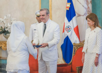 Presidente Abinader recibe cartas credenciales de ocho nuevos embajadores