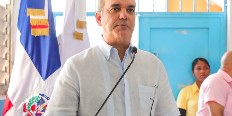 Presidente Abinader llama a los dominicanos a la prudencia en Semana Santa