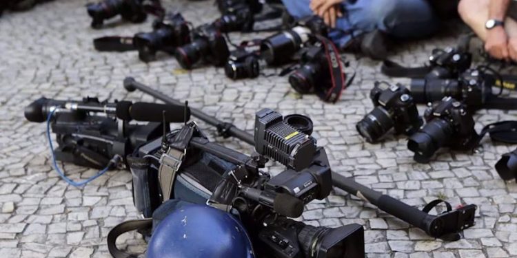 El Salvador registra 412 casos de vulneraciones a periodistas en tres años