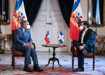 Embajador Fausto Liz entrega en Chile cartas credenciales al presidente Gabriel Boric