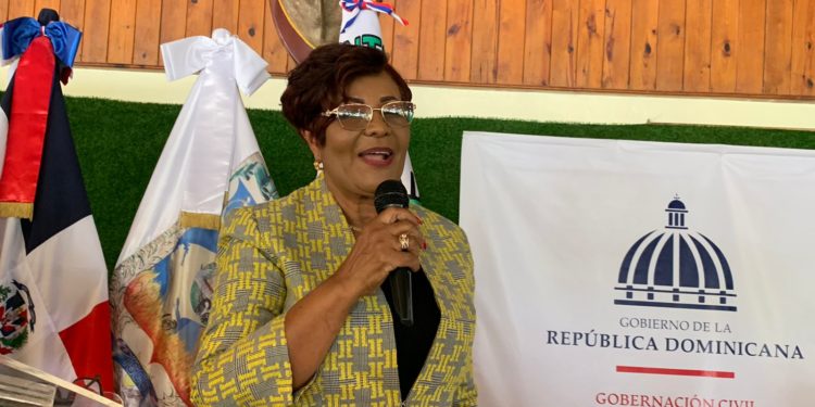 Josefa Castillo habla de las obras que se ejecutan en Monte Plata; gobernadora asegura hay muchas inversiones