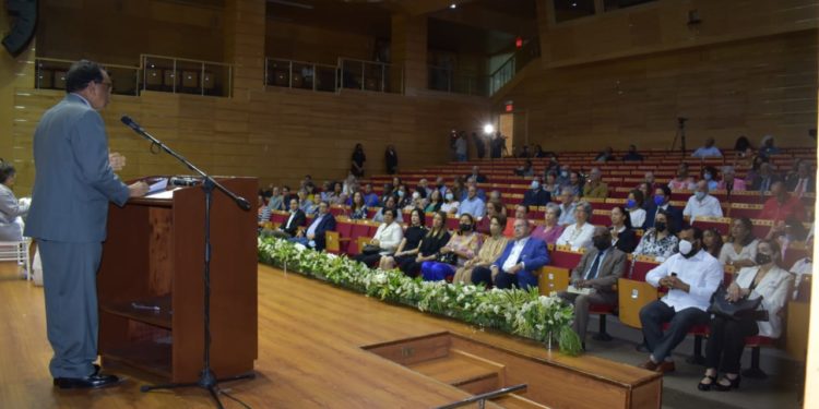 Entrega Premio Biblioteca Nacional:Peralta Romero advierte sociedad del futuro se caracterizará por incapacidad para escribir
