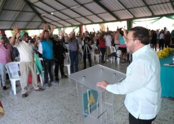 Alianza País juramenta nuevos afiliados en Santo Domingo Este