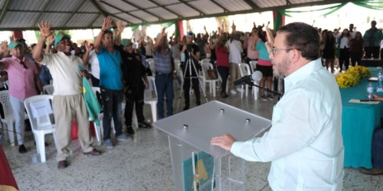 Alianza País juramenta nuevos afiliados en Santo Domingo Este