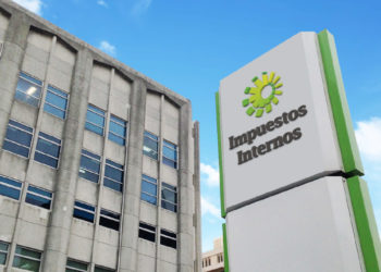 DGII reconoce a 10 contribuyentes responsables de la Región Sur