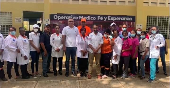 Realizan operativo médico y poda de árboles en Bayaguana