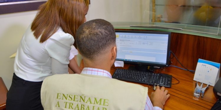 Tribunal Superior Electoral inicia programa “Enséname a Trabajar”, para hijos de los servidores de esta alta corte, en edades de los 14 y 18 años