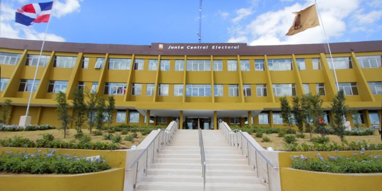 JCE llama a concurso para la contratación de 428 instructores electorales