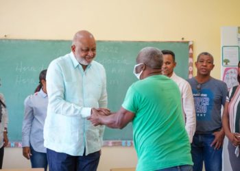 Ministro Fulcar supervisa el proceso de las Pruebas Nacionales en el Centro de Corrección y Rehabilitación de SPM