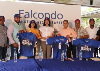 Los Mineros de Bonao presentan equipo para la temporada 2002 de la LIDOVE