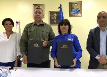 Alcaldía de Bayaguana y CONANI firman acuerdo