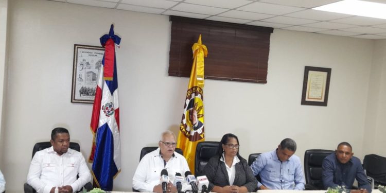 Solicitan suspender proceso de licitaciones de pan y galletas llevadas por INABIE por presuntas irregularidades