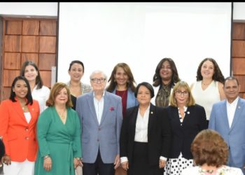 Ministerio de la Mujer y Oracle inauguran laboratorio de innovación para el emprendimiento femenino