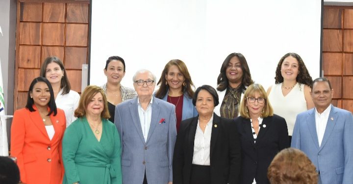 Ministerio de la Mujer y Oracle inauguran laboratorio de innovación para el emprendimiento femenino