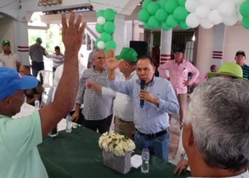 Radhamés Jiménez afirma gobierno lleva a la quiebra productores de arroz y cacao de la provincia Duarte
