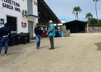 Desconocidos penetran a ferreteria en La Vega cargan con arma de fuego, y dinero tras envenenar varios perros