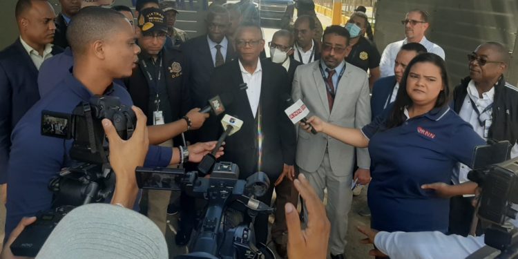 Director migración investiga denuncia sobre Centro Retención de Haina