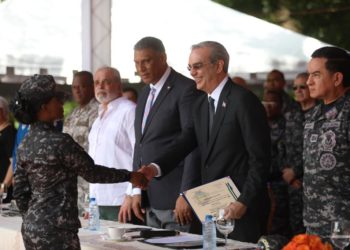 Presidente Abinader reitera su apoyo a PN, dice estar comprometido con la dignidad de los agentes y la seguridad ciudadana