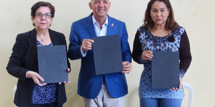 CTC y Ministerio de la Mujer firman acuerdo contribuirá a formación niñas y mujeres de Salcedo