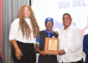 INEFI respalda Politécnico Loyola en Premiación del Año 2022 en deporte y renglón magisterial