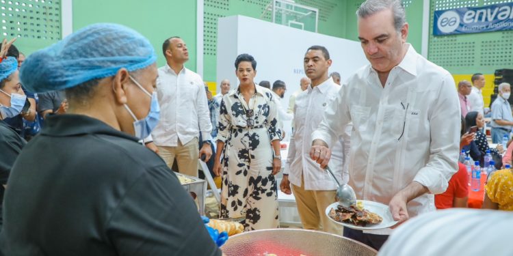 Presidente Abinader llama al pueblo dominicano a seguir trabajando para continuar el progreso en el 2023
