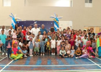 El INEFI festeja el “Día de los Santos Reyes” en su sede;Alberto Rodríguez entrega juguetes a hijos de empleados