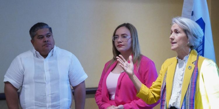 Realizan Taller sobre mejores prácticas para impulsar la gestión de residuos sólidos en RD