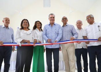 Presidente Abinader inaugura dos centros educativos y un CAIPI en provincia Santo Domingo