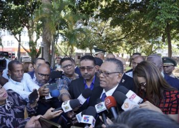 Director Migración estudiará proyecto de ley Trata de Personas y Tráfico de Migrantes que cursa en Congreso para emitir opinión