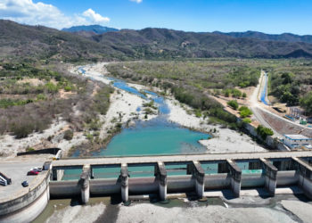 Gobierno inicia dragado en contraembalse Las Barías; permitirá medir la rentabilidad de extraer sedimentos en las presas