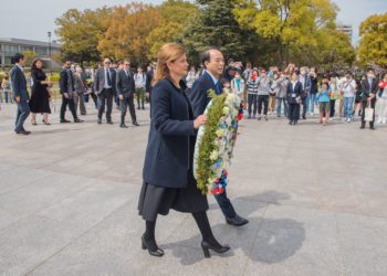 Vicepresidenta Raquel Peña Rinde Tributo a caídos por bomba atómica en Hiroshima.