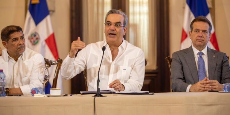 Abinader encabeza lanzamiento programa “A Comer: Del Campo al Colmado” que busca bajar precios de alimentos