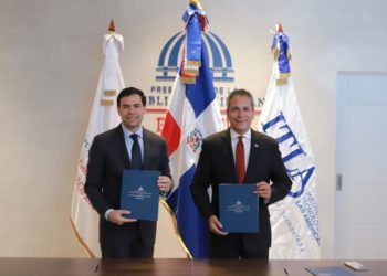 Propeep y el ITLA firman acuerdo para becas de estudios y suministro de protésis 3D